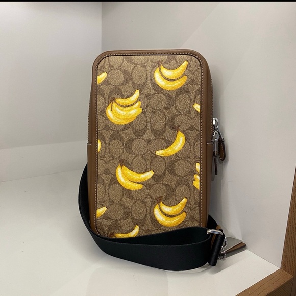 Coach Sullivan Pack In Signature Canvas With Banana Print cr295 - Picture 2 of 9